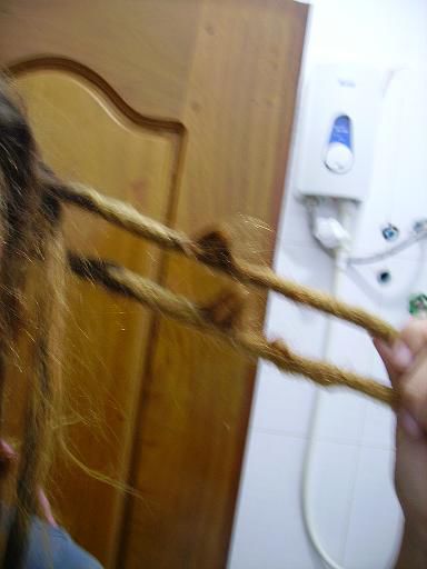 die schlaufen in meinen haaren. nervig und bloed.