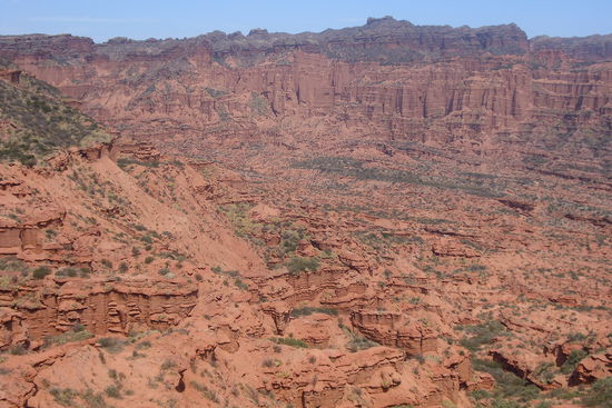 Blick von oben in die Schluchten