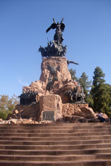 Das obligatorische Denkmal von San Martin