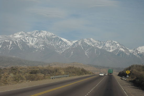 Blick von Mendoza auf die wirklich grossen Berge