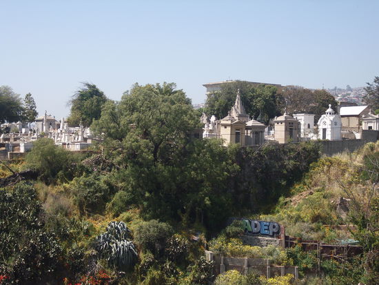 Friedhof vom Fahrstuhl aus