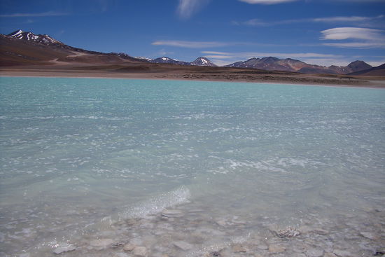 Die "Laguna Verde", die Farbe entsteht durch den hohen Anteil an kupferhaltigen Sedimentstoffen im Wasser
