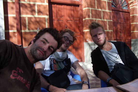 Nach drei Tagen Wuestenstaub stehen die Haare auch ohne Gel