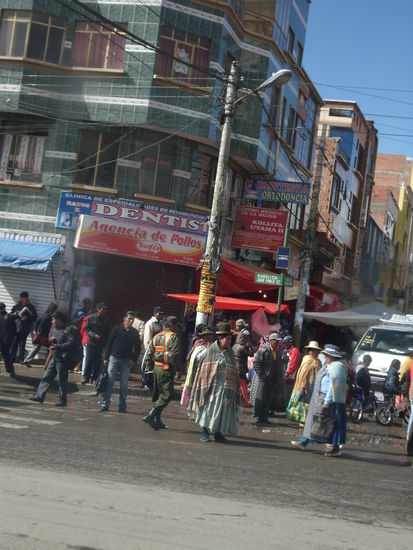 Leben in "El Alto" Falls jemand einen Zahnarzt braucht...hier waere einer