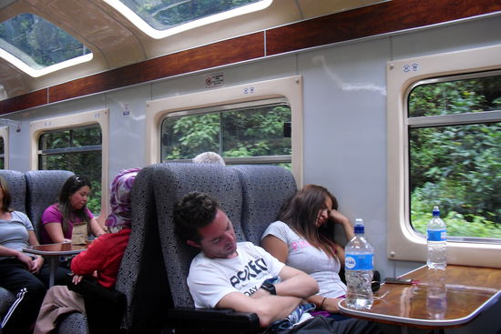 Draussen gibts wahnsinnig viel zu sehen...die doofen Amis schlafen lieber.