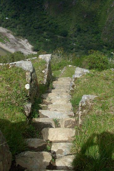 Steile Treppe Richtung Tal