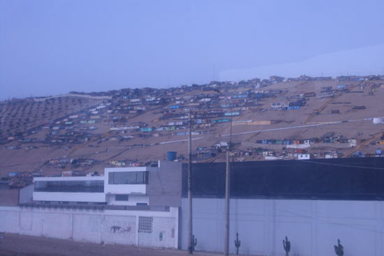 Wir naehern uns dem wuchernden Lima