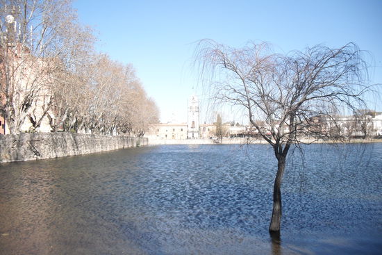 Blick über den See zur Jesuiten-Estancia