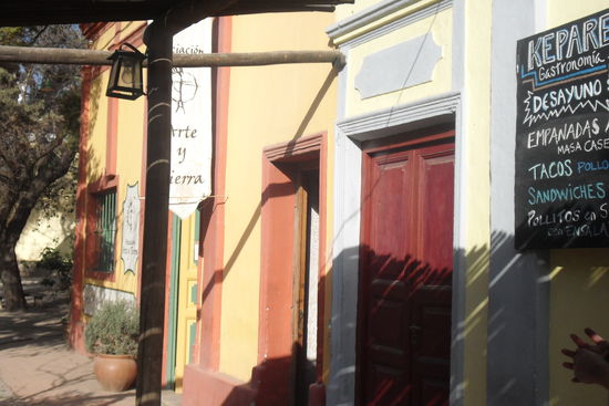 Einer der zahlreichen kleinen, bunten Läden