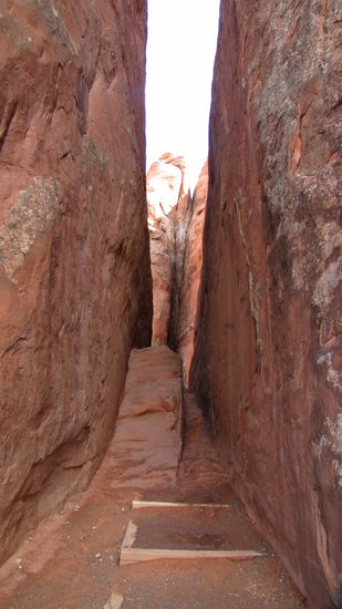 Auf dem Weg zur Sanddune Arch wird es auch mal eng!