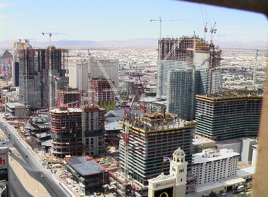 Riesenbaustelle neben dem Bellagio. Wir sind gespannt, wie das Endprodukt aussehen wird.