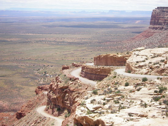Augen auf, Lenkrad fest in die Hand nehmen und durch ...