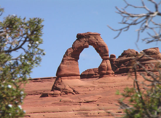 Die Delicate Arch vom Viewpoint aus.
