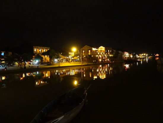 Die Stadt bei Nacht ....... very charming!