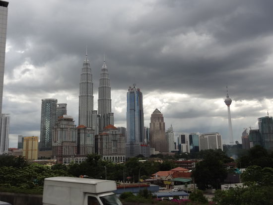 Es lohnt sich eine Rundfahrt zu machen. Nur so kann man auch die tolle Skyline von KL sehen.