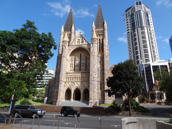 auch Sightseeing kam nicht zu kurz - die St. Johns Cathedrale und das hohe Gebäude nebenan ist unser Appartement 
