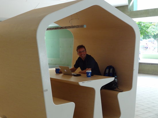 natürlich darf auch "Nerd-City" nicht zu kurz kommen. In der Libary kann man super und sogar kostenlos im Internet surfen!