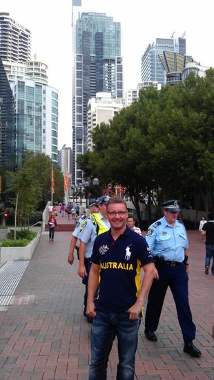 26. Januar... Es ist Australien Day. Marcel ist bereit für den Abend.