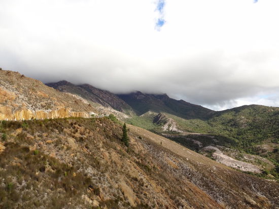Es sieht fast etwas wie die Schweiz oder Irland aus... aber es ist super schön und das Landschaftsbild wechselt so schnell.