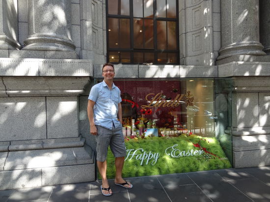 der obligatorische Lindt Besuch 
Marcel musste natürlich ein Stück von dem Schokoladenkuchen nehmen!!!