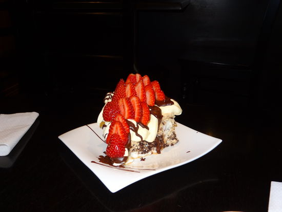 Das war unser kulinarisches Highlight in Melbourne ! Pavlova im Cafe Chokolait Hub! Unbedingt versuchen