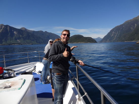 Marcel beim Angeln - leider hat keiner angebissen  (oder vielleicht zu Marcels Glück ?!)