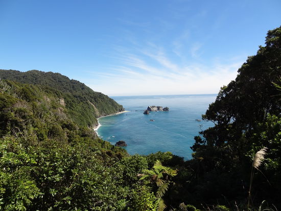 Die Strassen an der Westküste sind sehr kurvenreich, wir brauchten gut 1 Stunde für 50 Kilometer aber die Aussicht hat uns entlohnt.....