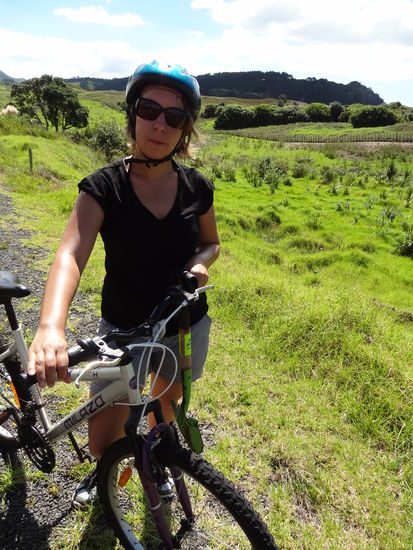 Schaufel und Fahrrad gepackt - und los gehts!