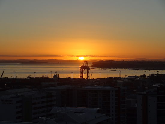 mit diesem wunderschönen Sonnenuntergang verabschieden wir uns von den Kiwi`s ! Schön wars, wir kommen sicher wieder  now it`s time to walk the American way!