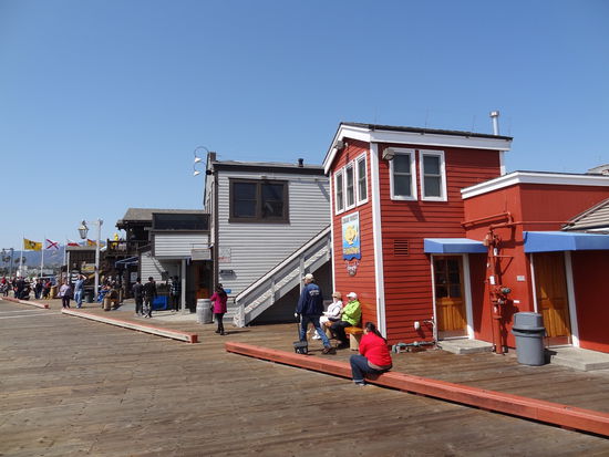 Der Pier in Santa Barbara ist super schön... und wie es in Amerika so ist kann man sogar mit dem Auto auf den Pier fahren inklusive Parkplätzen!