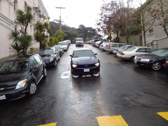 Leider sieht man es auf dem Bild nicht so richtig... aber die Strassen sind wirklich sehr steil !!!