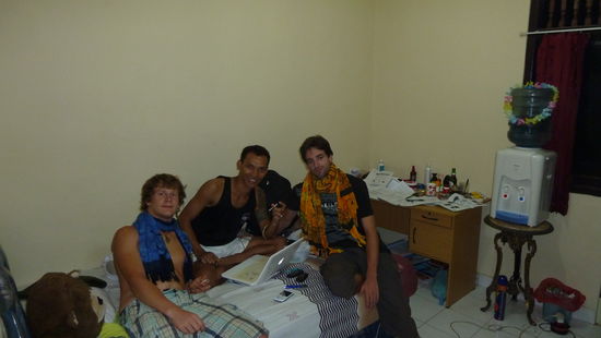 Alex und Ich bei meinen Couchsurfer Guzzman in Denpasar