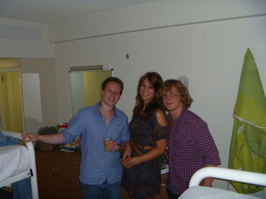 Mit Anselm und  Naemi habe ich surfers paradies unsicher gemacht!