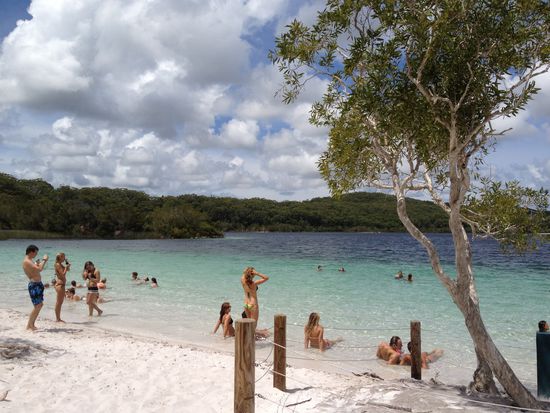 Lake McKenzie, der berühmteste see auf fraser
