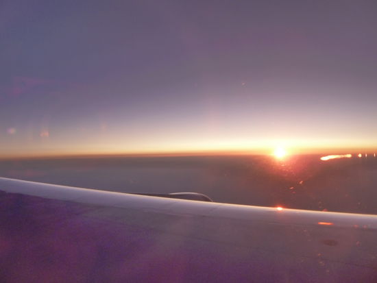 Wahnsinns Sonnenaufgang irgend wo ueber Asien. epic moment