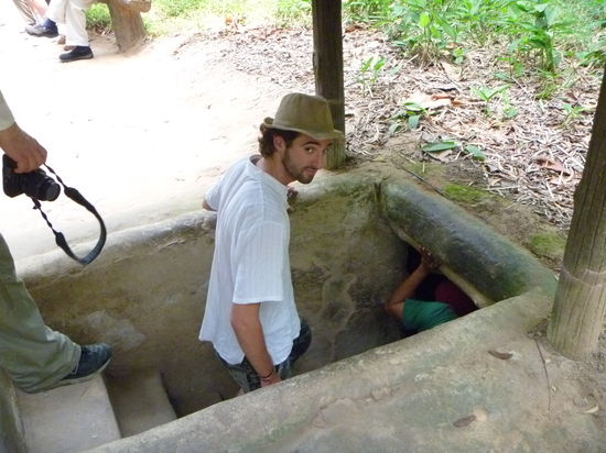 Rein in den Tunnel, wir hatten beide ein komisches Gefühl bevor wir in den Tunnel gingen