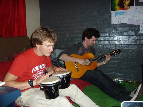 Jamsession mit Mat, Shais Mitbewohner.