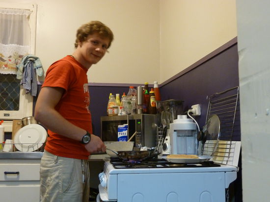 Hier hab ich Grossmutters Palatschinken gemacht. Ich bekam grosses lob von allen!