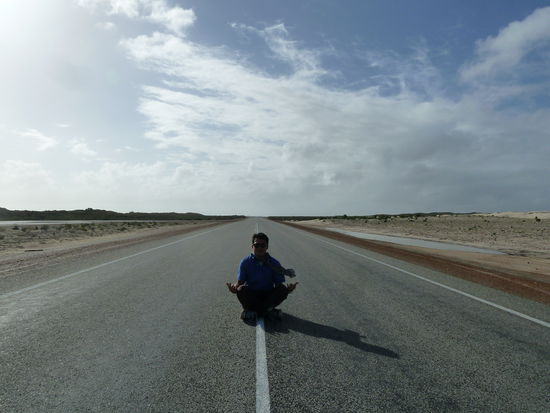 Der Highway ist hier so wenig befahren, dass sich so ein Bild locker ausgeht.