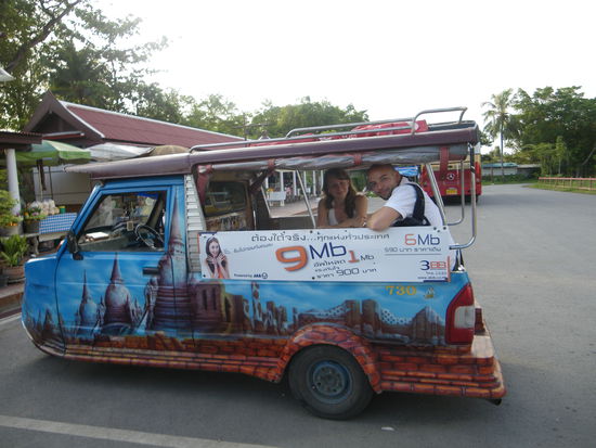 Unser Gefährt - sehr lustig, aber stinkt, wackelt und eine Vollbremsung will ich darin auch nicht erleben