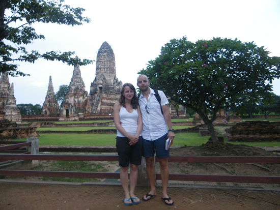 wir beide vor einem Tempel (bitte nicht nach den Namen fragen, ich bring die alle durcheinander)