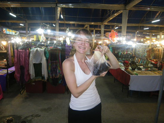 Shop till you drop! Heidi als glückliche Einkäuferin!