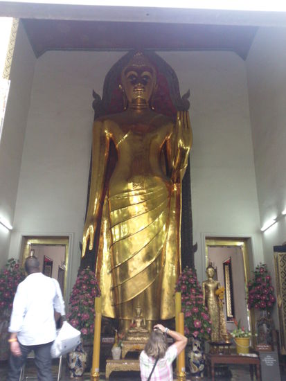 Riesige Buddha-Figuren im Wat Pho-Tempel