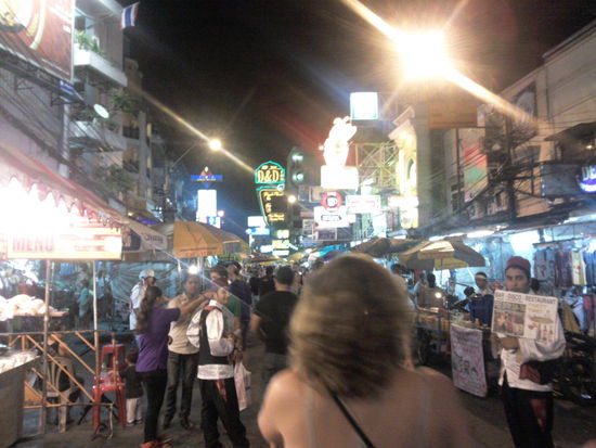 buntes Treiben in der Kao San Road