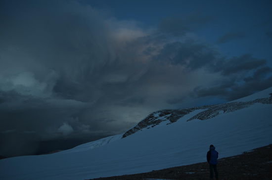 High Camp auf 6200m - Schneesturm im Anmarsch!