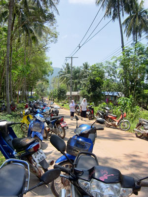 Mopeds vor der Moschee