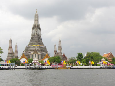 Wat Arun am Ufer des Chao Phraya