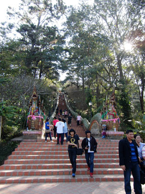 die Treppe zum Tempel