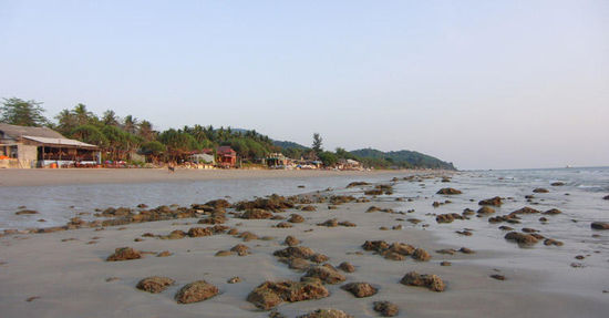 Klong Nin Beach am Abend bei Ebbe
