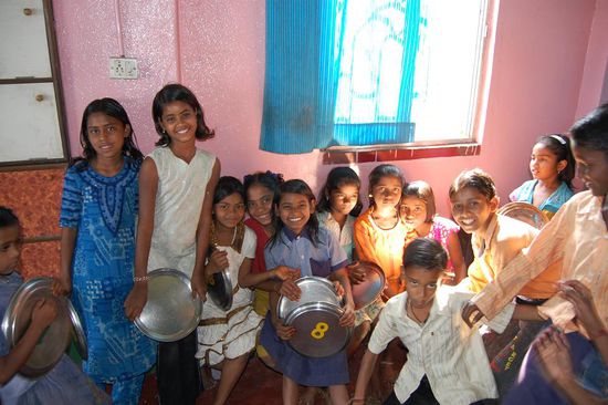 HELGO Liluah, warten auf das Mittagessen.